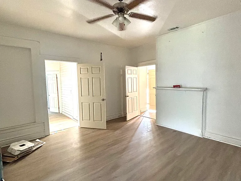 642 Crawford Ave — Photo 11
