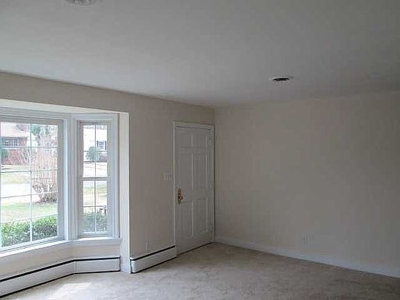4th image of 902 Turnbull Ave