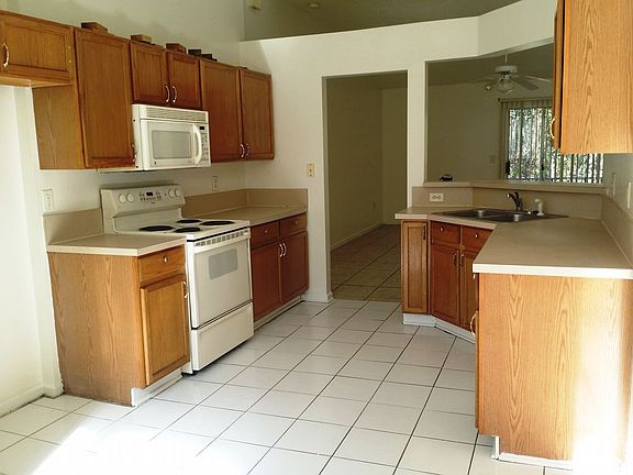 3rd image of 9219 Dale View Ln W