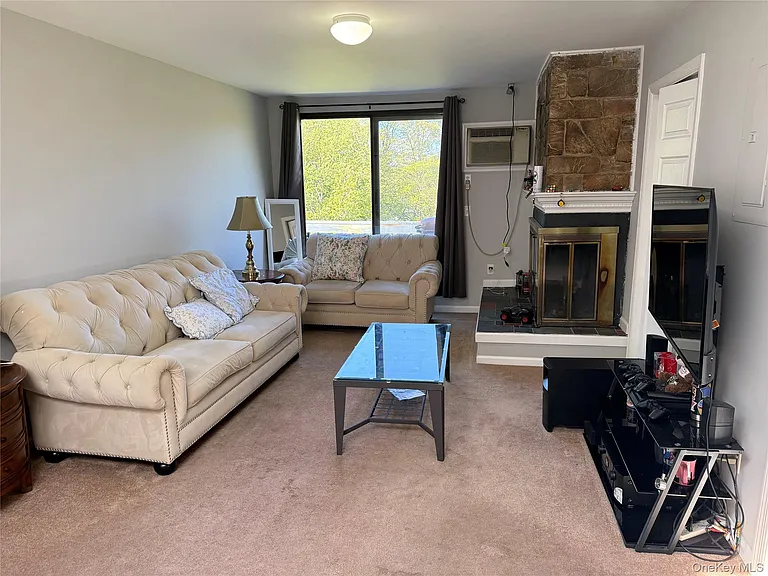 110 Drew Ln — Photo 3