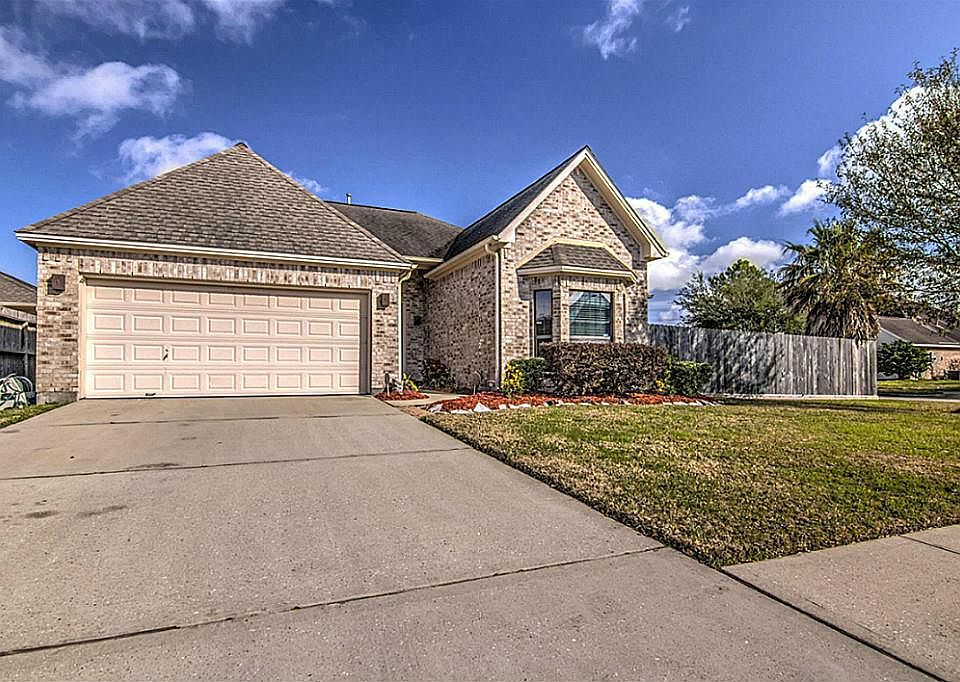 1st image of 1906 S Everglades Dr