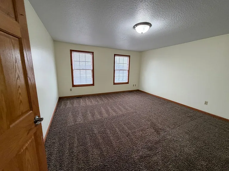 1114 W Depoy Dr — Photo 16