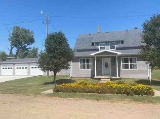 512 S Douglas Ave, Lyons, KS 67554