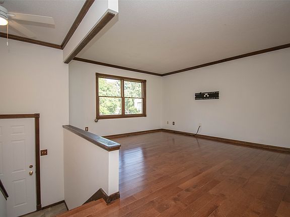 4th image of 1148 Pinehurst Ln