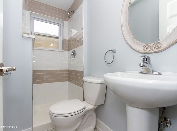 5th image of 8926 S Mozart Ave