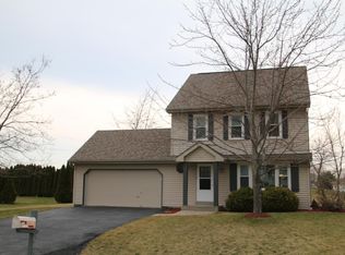 6835 Bobolink Rd, Racine, WI 53402