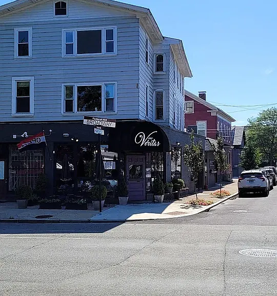 482 Broadway St #2 — Photo 11