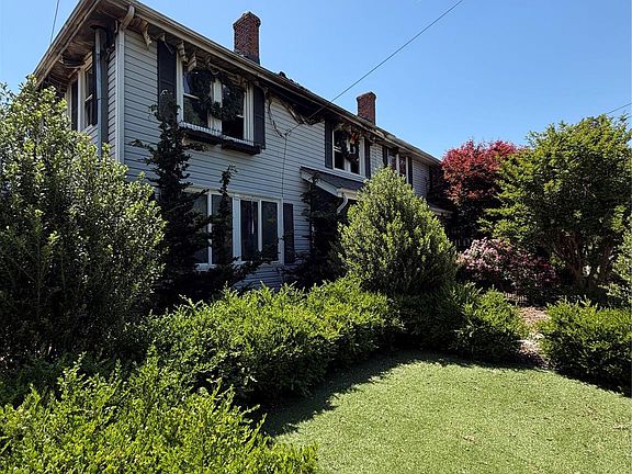 2nd image of 85 Falls Rd