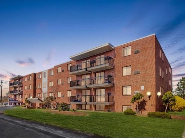 1100 Governors Dr APT 11