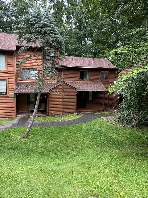 328 Crewe Ct