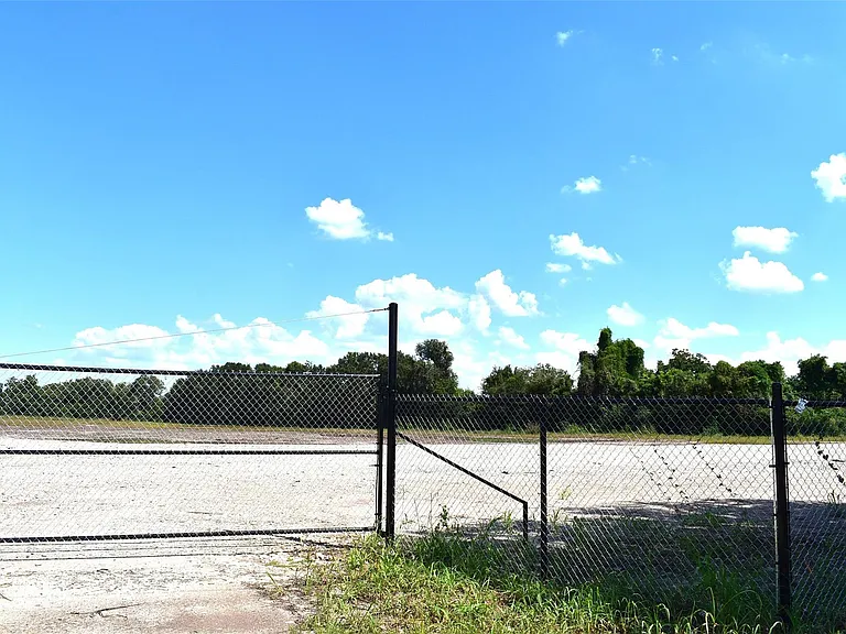 8911 FM 524 Rd — Photo 8