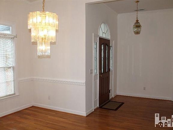 3rd image of 5801 Seabuoy Cir
