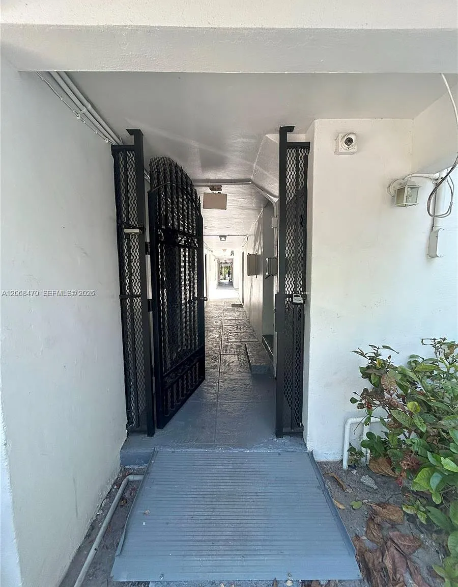 Bayshore Unit No 4 — Photo 4