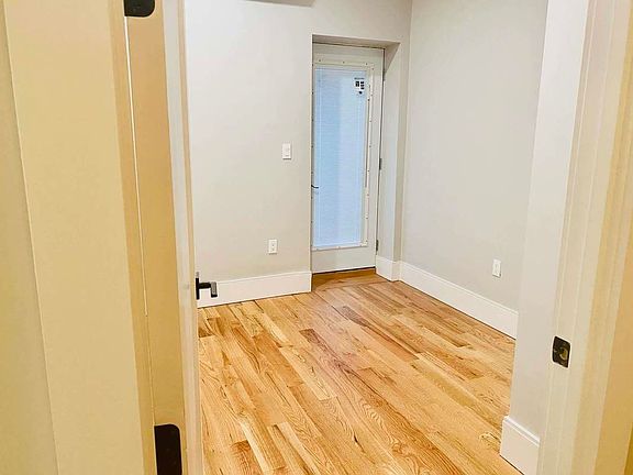 4th image of 245 Sullivan Pl #A2