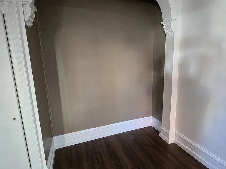 49 N West End Ave #3 — Photo 2