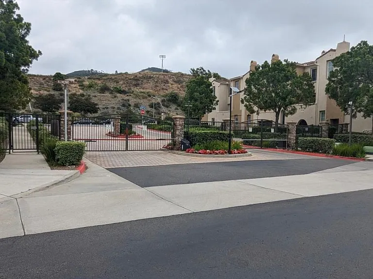 818 Almond Rd — Photo 14