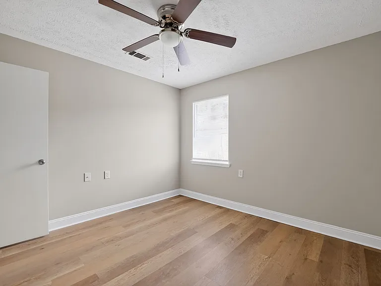 Raintree Estates — Photo 10