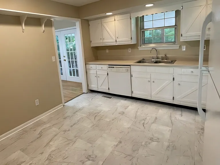 322 Shady Crest Dr — Photo 7