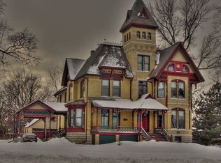 527 E Wisconsin Ave, Neenah, WI 54956
