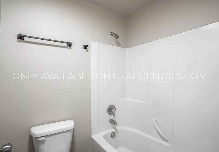 204 N 725 E — Photo 17
