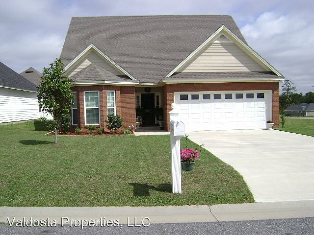 1st image of 4404 Wisteria Ln