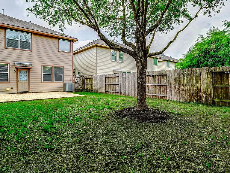24522 Folkstone Cir — Photo 38