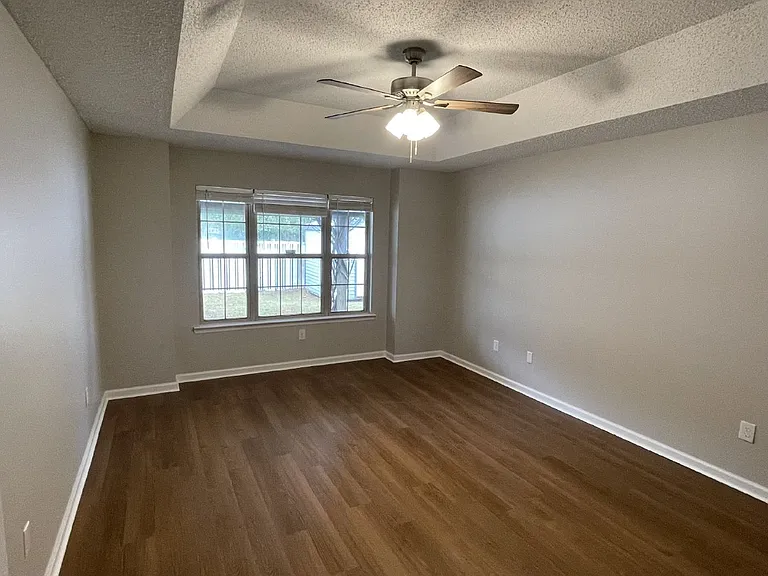 1952 Salisbury Way — Photo 6