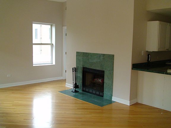 4th image of 156 N Oak Park Ave APT 4F