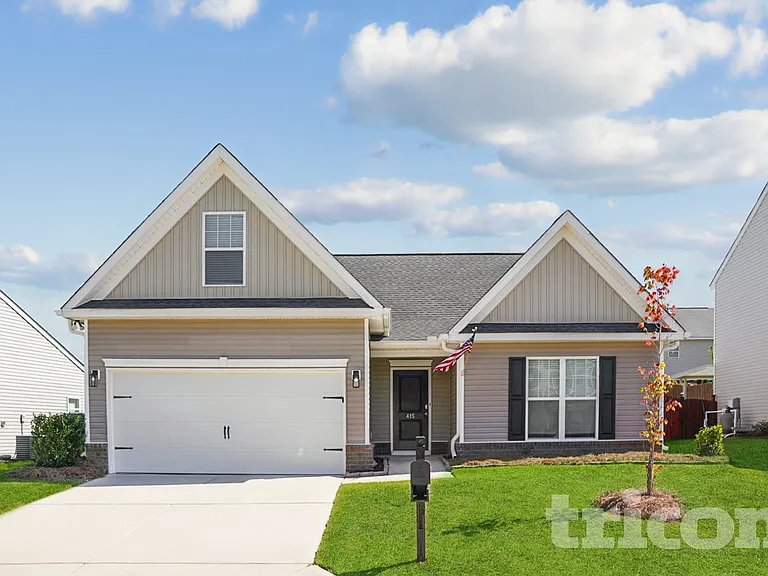 415 Finch Ln — Photo 1