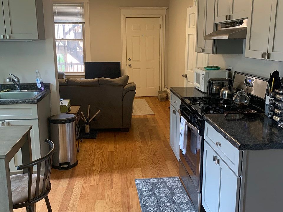 1st image of 1718 N Honore St APT 3R