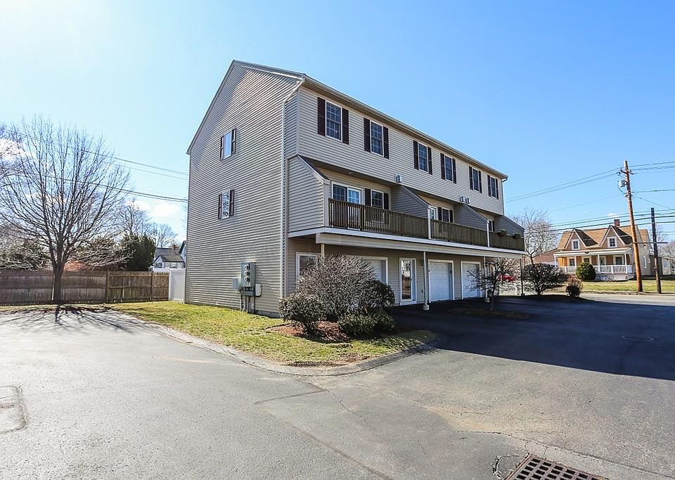 1st image of 30 Hobart St Unit 13