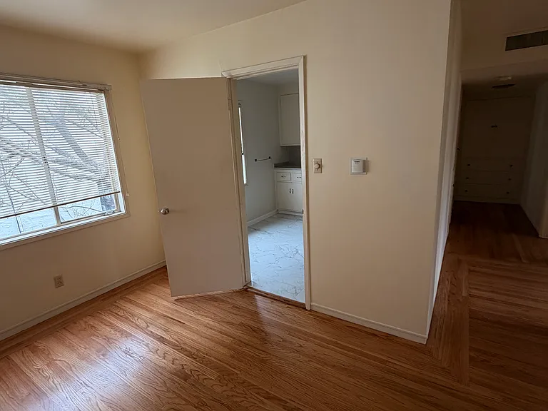 1715 Spruce St #10 — Photo 8