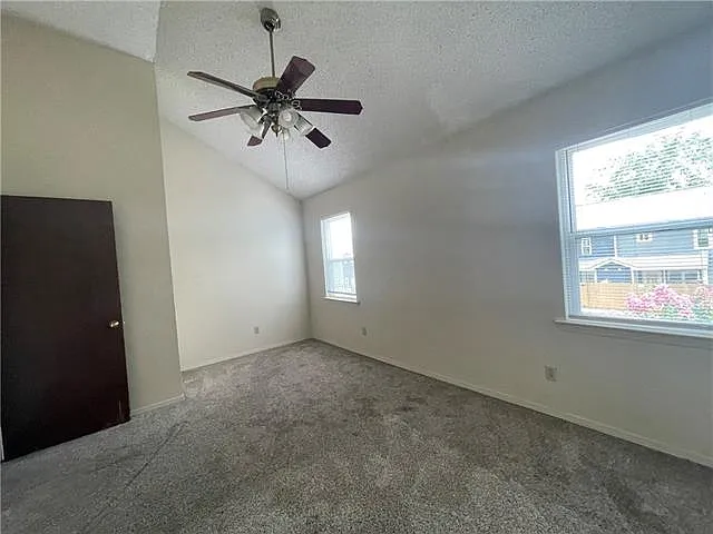 199 Kingspoint Blvd — Photo 12