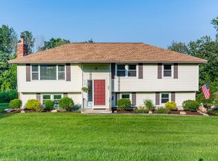 12 Koper Ln, Pelham, NH 03076