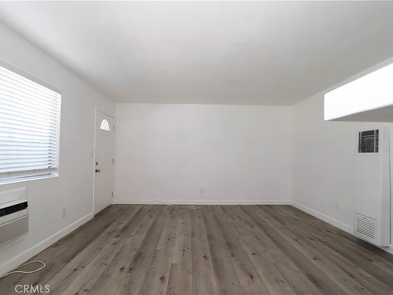 460 Vista Ave #B — Photo 6