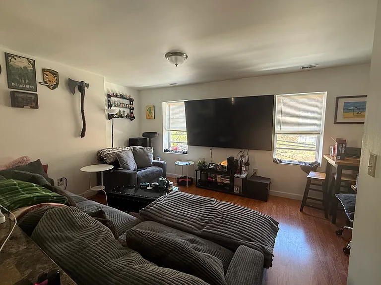 1010 Green St #2 — Photo 5
