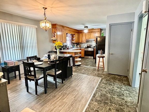 5th image of 219 Green Acre Dr