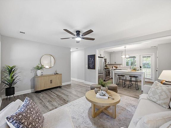 3rd image of 1114 Yeamans Hall Rd