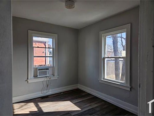2nd image of 744 E Ferguson Ave