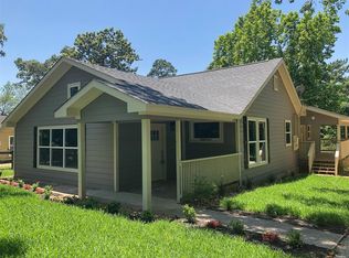 205 Old Country Club Rd, Conroe, TX 77304