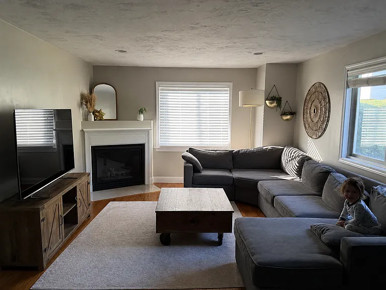 373 Captain Eames Cir — Photo 4