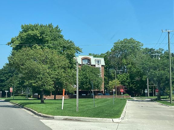 2nd image of 35300 Woodward Ave APT 507