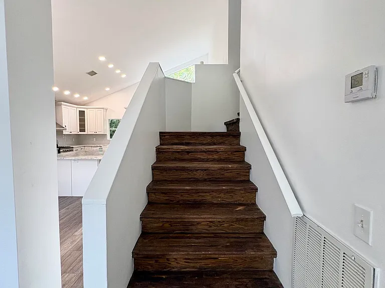 2393 Crawford Ct — Photo 12
