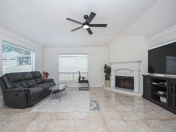3rd image of 9231 Homeland Dr