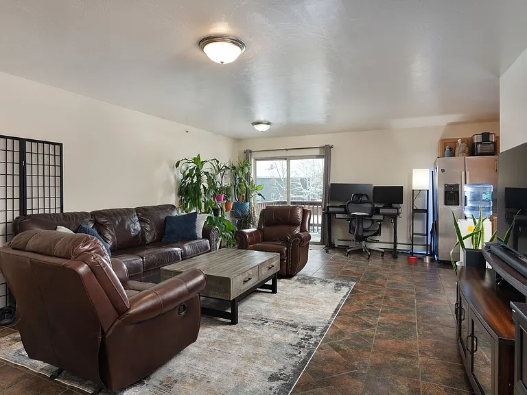 1132 Cruiser Ln #F — Photo 4
