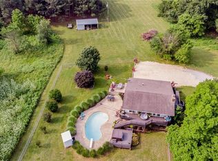 1004 N Gentry Blvd, Gentry, AR 72734