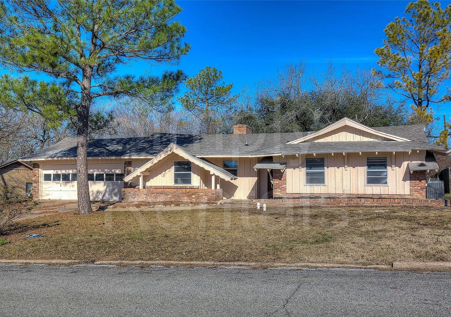 214 Brookhaven - Commerce — Photo 1