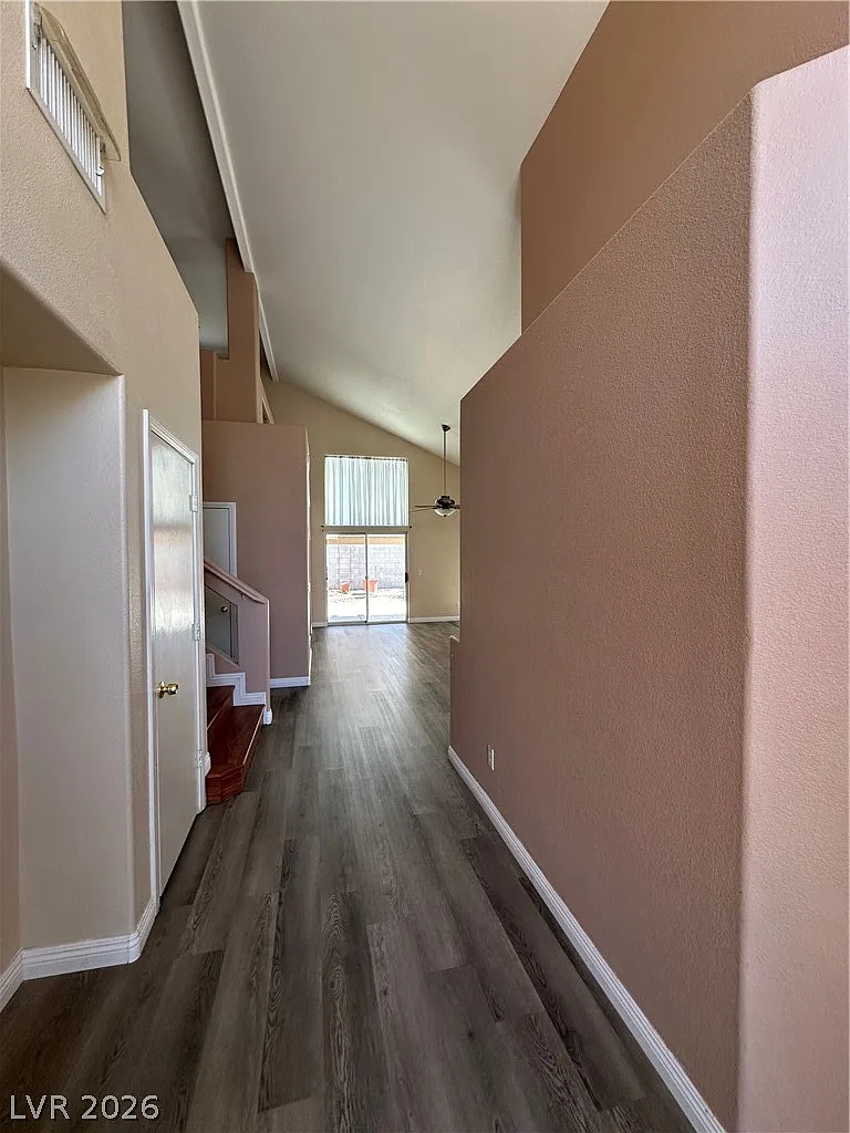3 bed, 2.5 bath, 1866 sqft, $1,995 — Photo 2