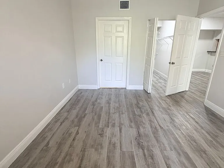 City Center Apartments — Photo 21