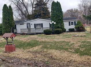 15566 S 8th St, Clinton, IN 47842